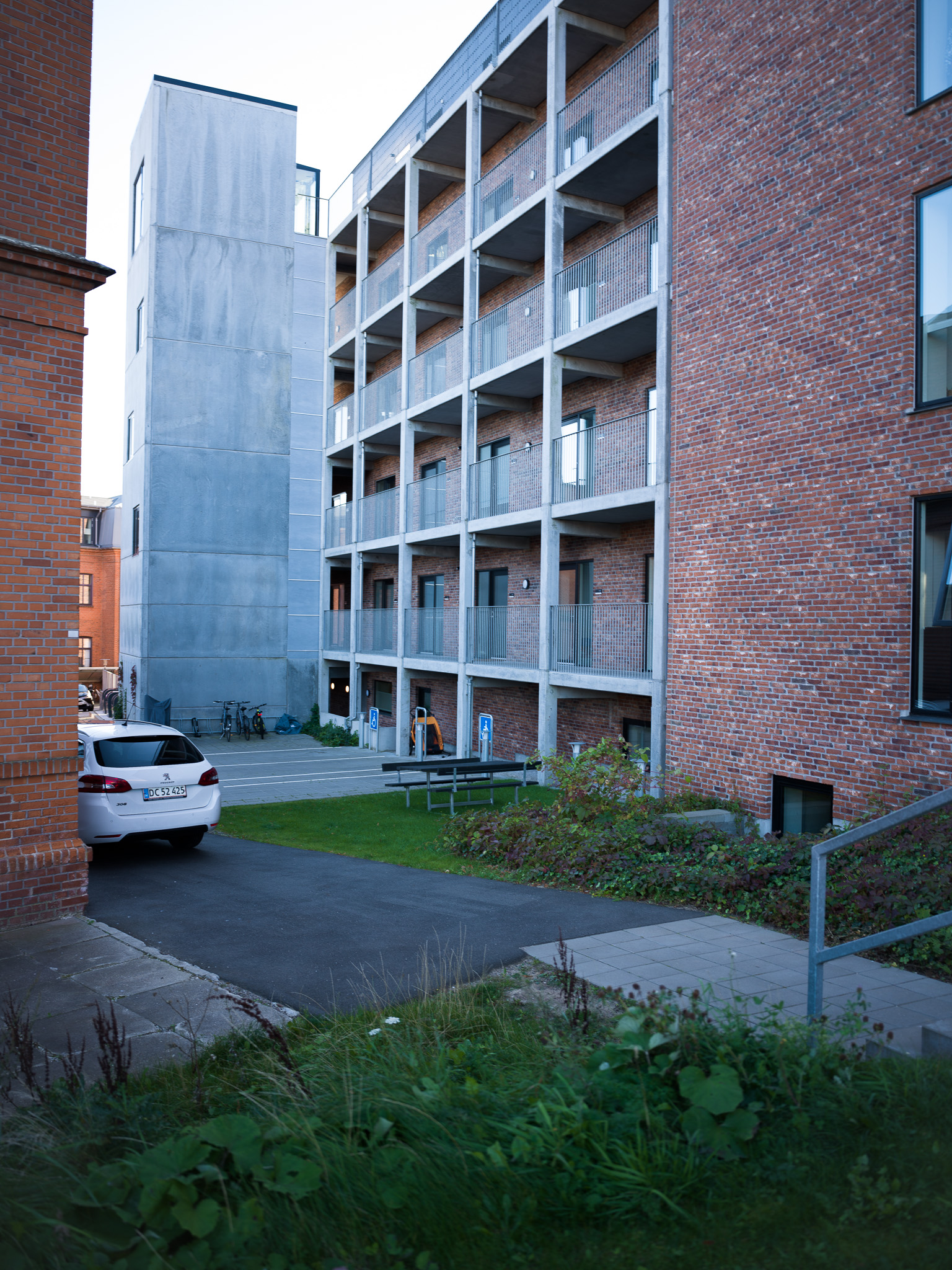 B0004410
